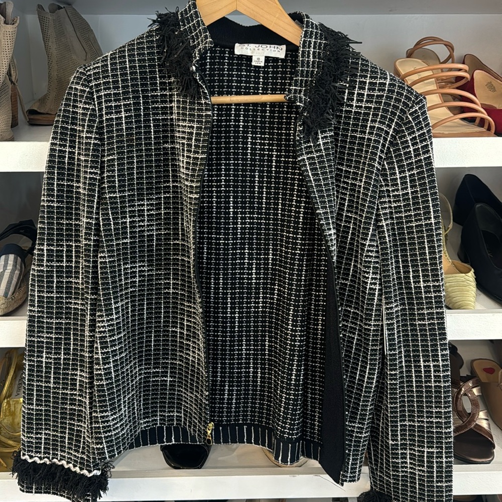 ST JOHN ZIP UP JACKET SIZE 10